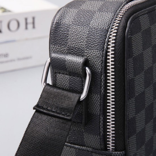 Men's chest bag, trendy large capacity crossbody bag for outdoor sports, casual outdoor sports cycling chest bag, leather film handbag, multi-functional backpack for travel